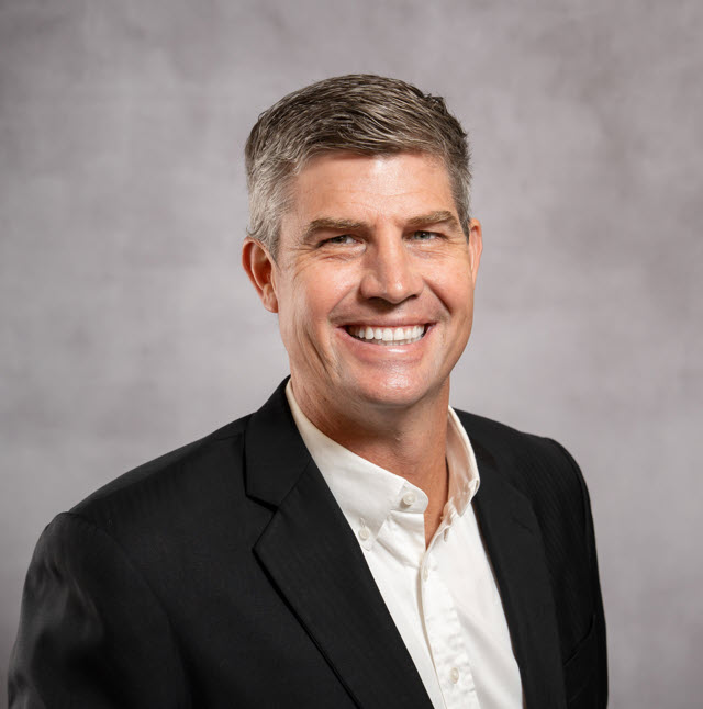 sean-tiner-headshot-about-sean-tiner sean tiner, sean tiner laguna beach, learn more about sean